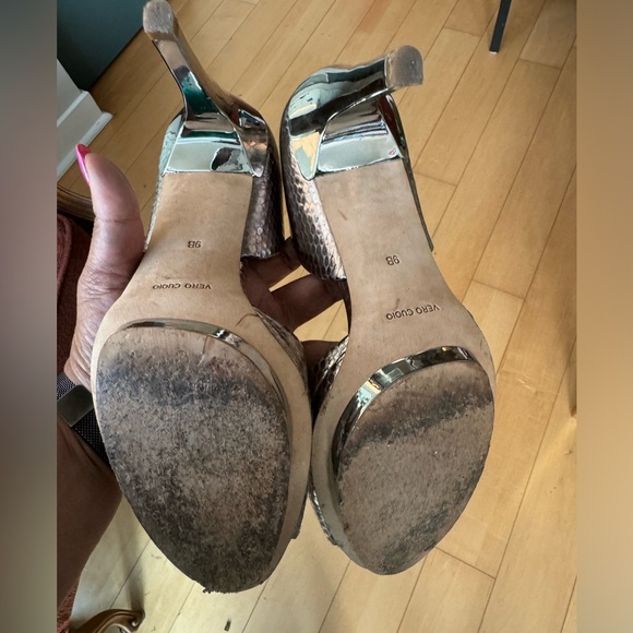 Size 9 BCBGMaxazria Metallic Silver Snake Print Platform Peep-Toe Stiletto Pump - Picture 2 of 4